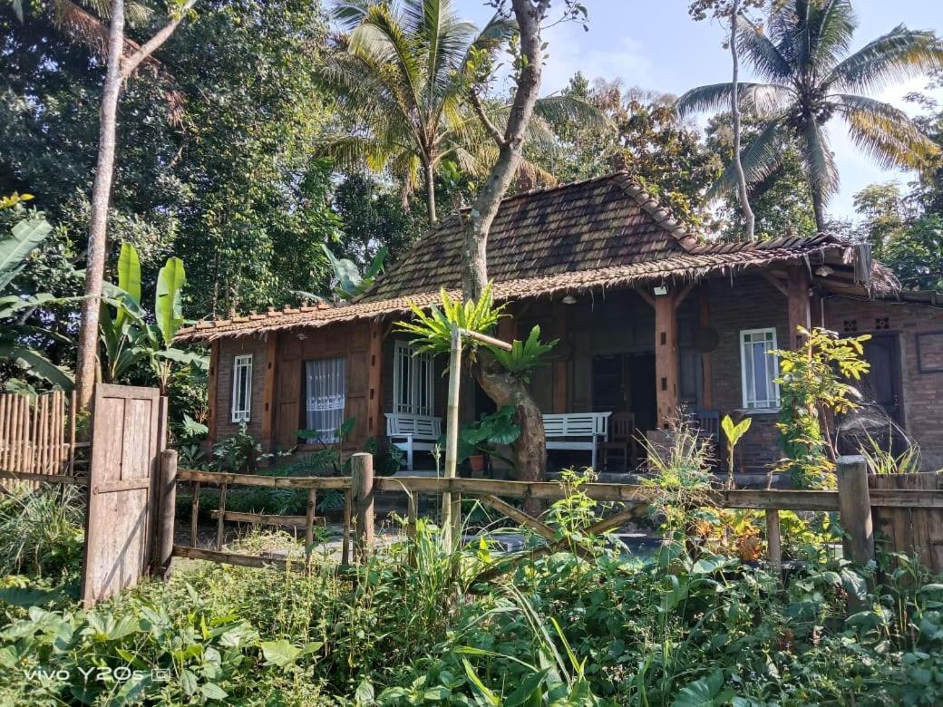 Hotel Mak Cik Kaliurang